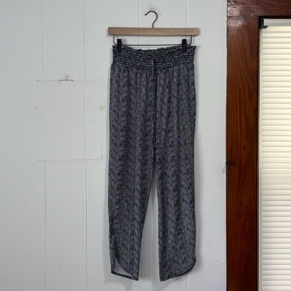AGB Navy Chevron Pull On Pants Size Small